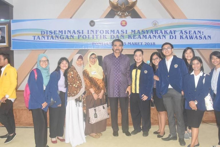 Diseminasi Informasi “Masyarakat ASEAN: Tantangan Politik dan Kemanan di Kawasan”