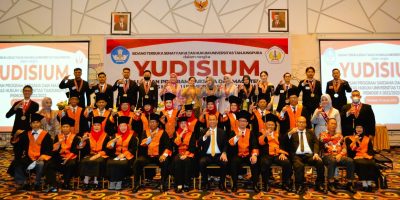 Yudisium 117 Lulusan Periode II 2022/2023 & Penghargaan Dekan FH UNTAN Kepada 3 Lulusan Berpredikat