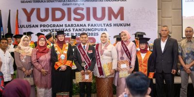 Fakultas Hukum Untan Gelar Yudisium Periode II Semester Genap Tahun Akademik 2024/2025