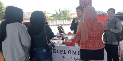 English Club Faculty of Law Turut Serta Dalam Pameran UMKM DPD KAL-BAR